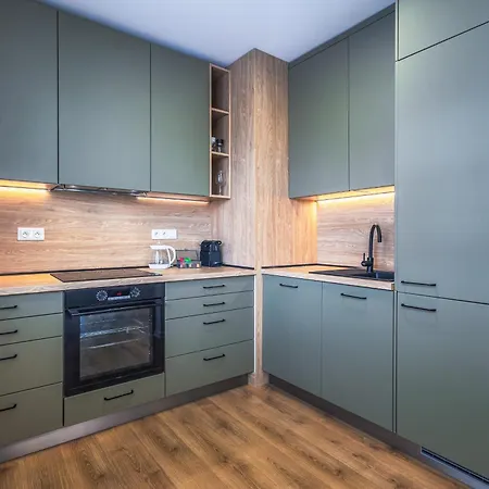 Hello Stela - Moderny Mestsky * Liptovský Mikuláš