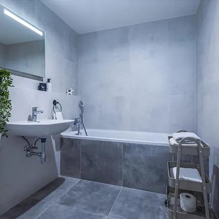 Hello Stela - Moderný Mestský Liptovský Mikuláš