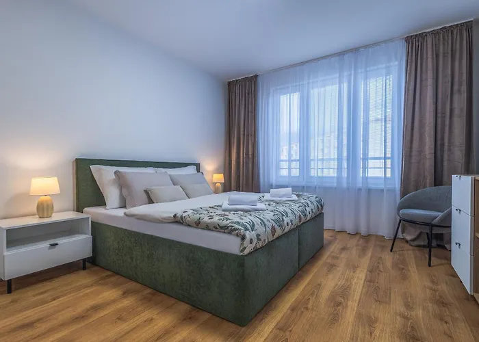 Hello Stela - Moderny Mestsky